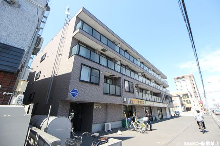カルフール麻生の外観