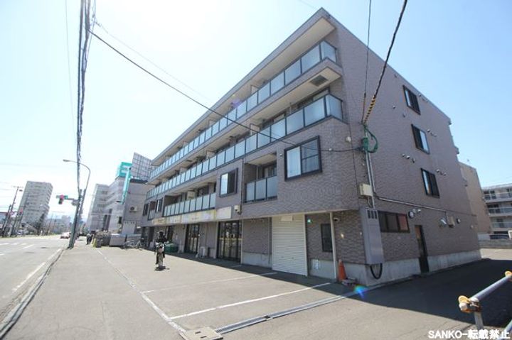 カルフール麻生の外観