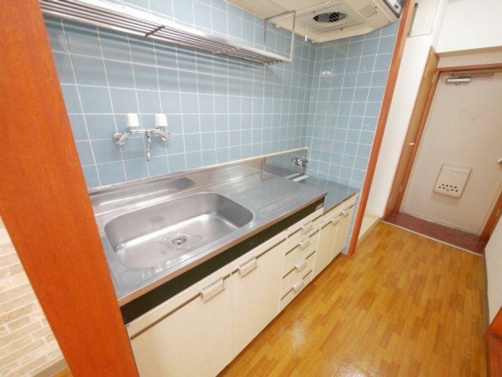 北海道札幌市東区北八条東1丁目の賃貸マンションのキッチン