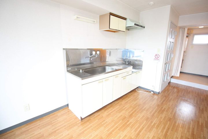 北海道札幌市東区東苗穂四条1丁目の賃貸マンションの内装