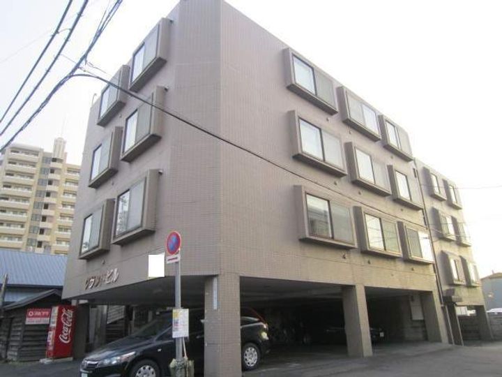 北海道札幌市東区北十七条東3丁目の賃貸マンションの外観