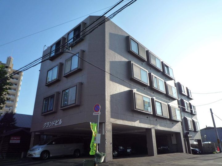 北海道札幌市東区北十七条東3丁目の賃貸マンションの外観