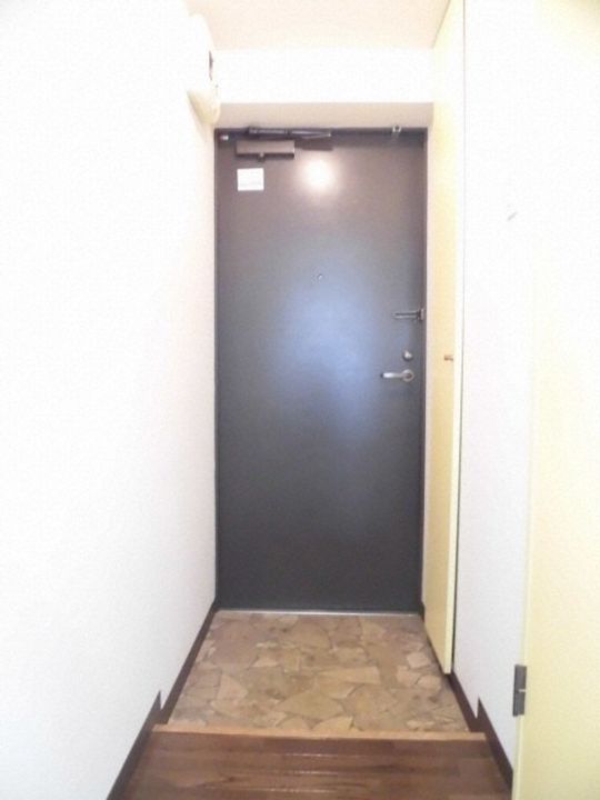 アイアール麻生IIIの玄関