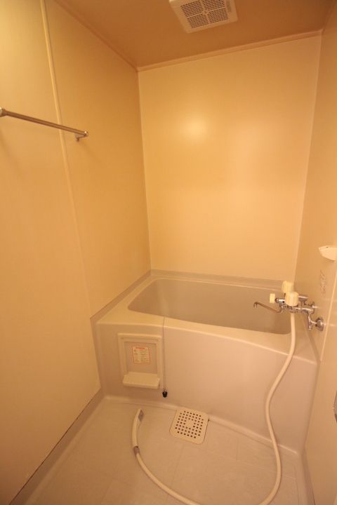 北海道札幌市東区北三十七条東14丁目の賃貸アパートの風呂