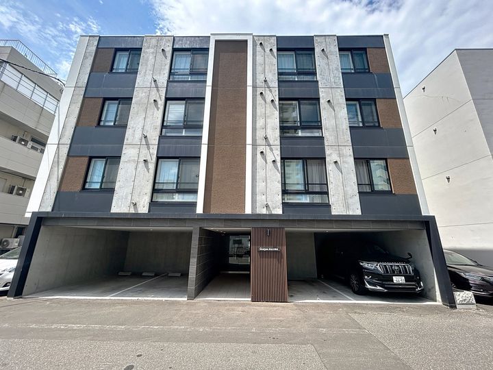 GRANDUKE永山公園通の外観