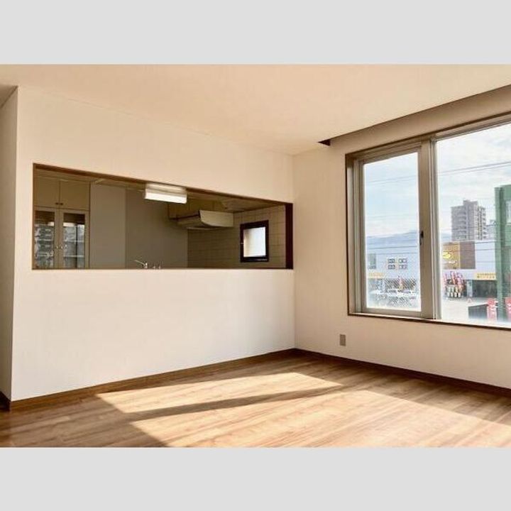 LA CASITA宮の森2階の居間