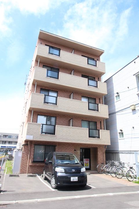 北海道札幌市東区北二十二条東16丁目の賃貸マンションの外観