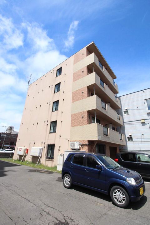北海道札幌市東区北二十二条東16丁目の賃貸マンションの外観