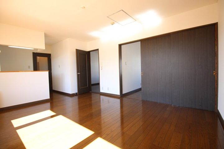 フォーレストパーク302の居間