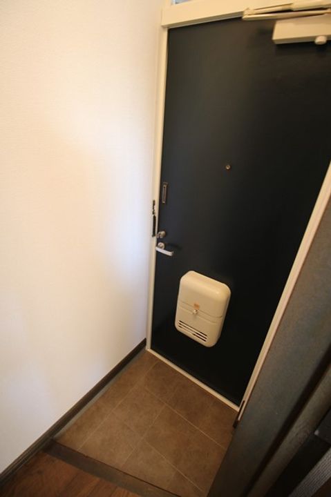フォーレストパーク302の玄関