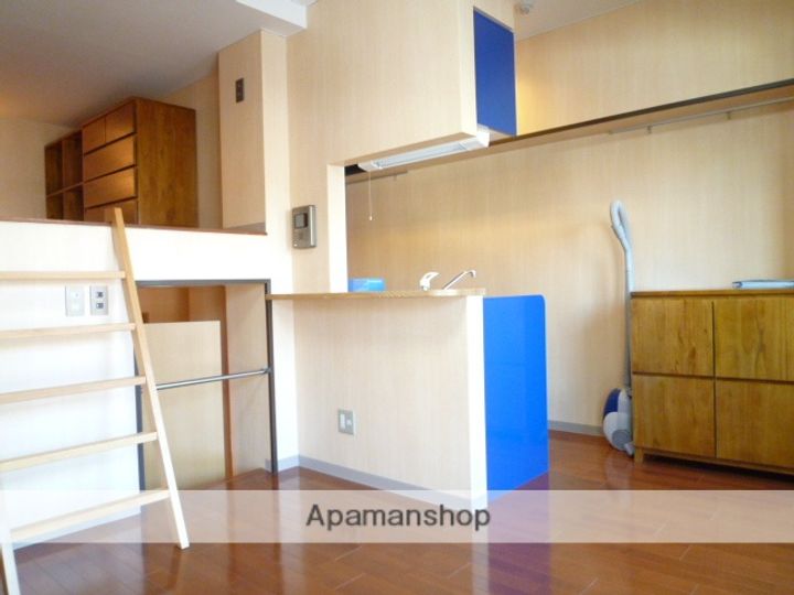 北海道札幌市北区北十八条西4丁目の賃貸マンションの居間