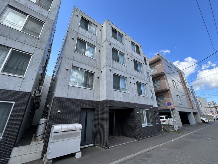 アルバ元町の外観