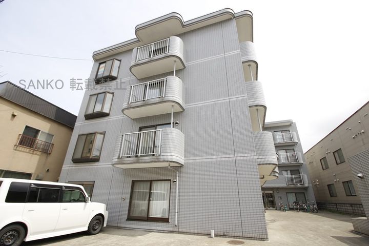 北海道札幌市東区北十六条東12丁目の賃貸マンションの外観