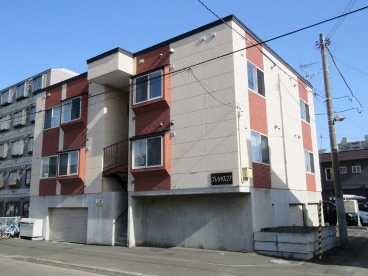 北海道札幌市北区北二十七条西9丁目の賃貸アパートの外観