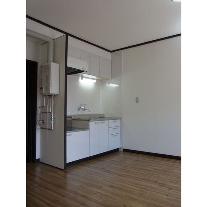 佐渡伏古マンション204のキッチン