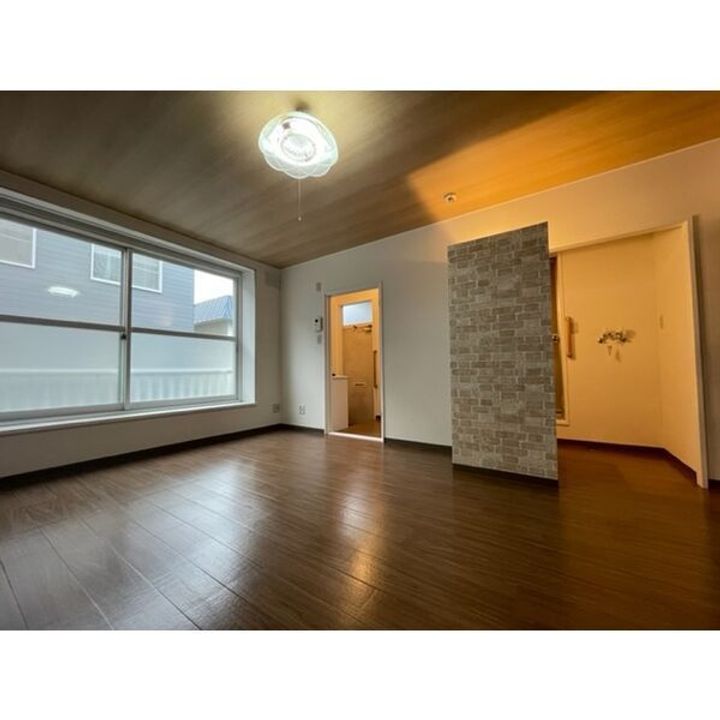 マルココーポ⑥102の居間