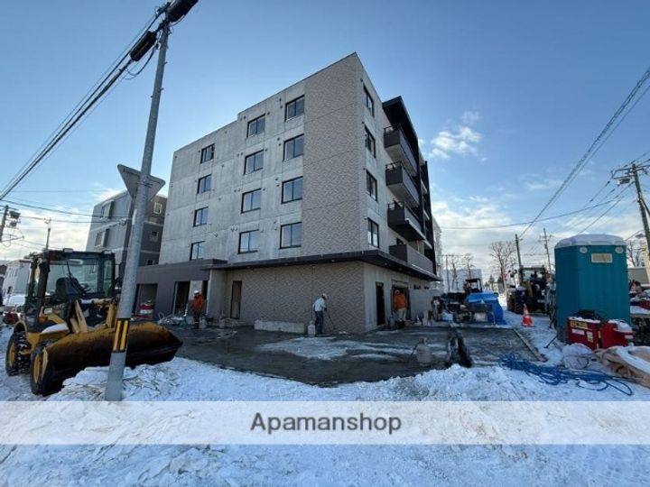 北海道札幌市白石区南郷通11丁目北の賃貸マンションの外観