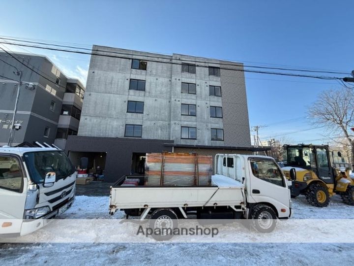 北海道札幌市白石区南郷通11丁目北の賃貸マンションの外観