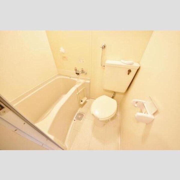 メゾンクレスト北大前 414号室414号室の風呂