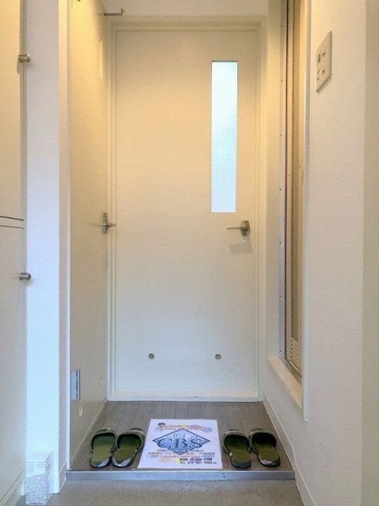 プレサント北8条A306号室の玄関