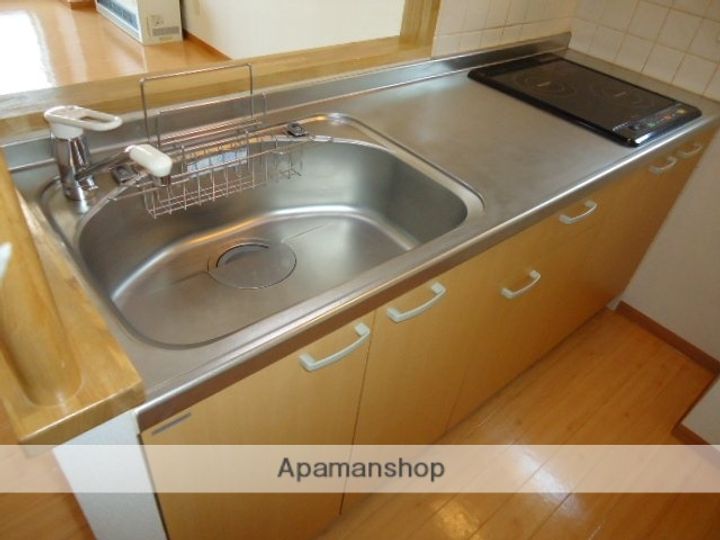 北海道札幌市豊平区美園四条6丁目の賃貸マンションのキッチン