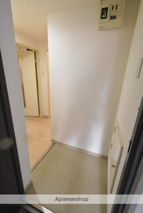 北海道札幌市豊平区美園十条7丁目の賃貸マンションの玄関