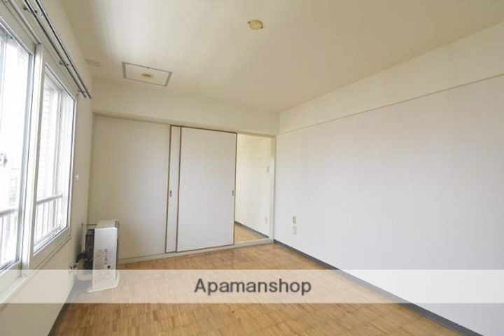 北海道札幌市豊平区美園五条2丁目の賃貸マンションの内装