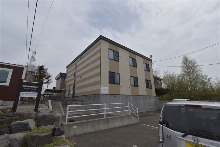 レオパレス里塚ベストフラット206の外観