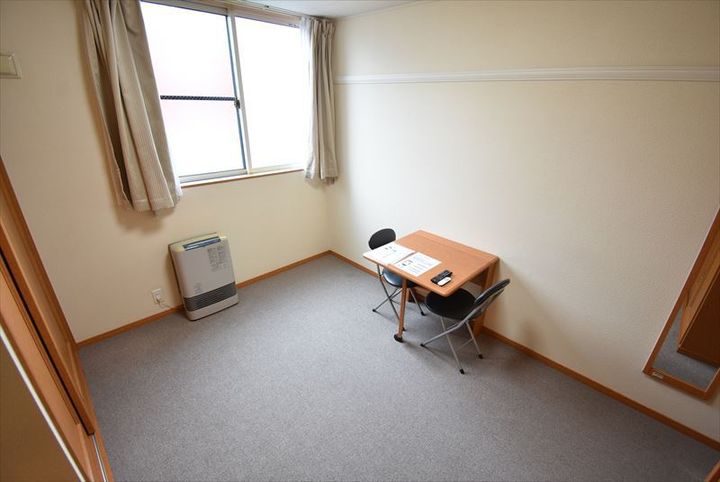 レオパレス里塚ベストフラット206の内装