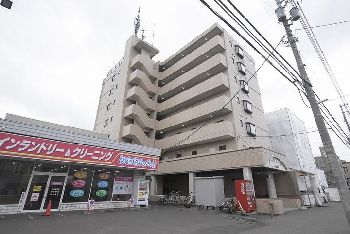 ローヤルハイツ月寒東5407の外観