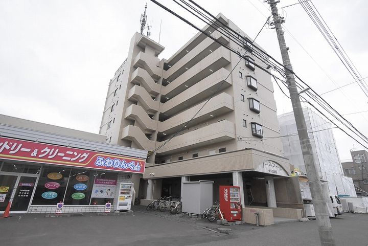 ローヤルハイツ月寒東5407の外観