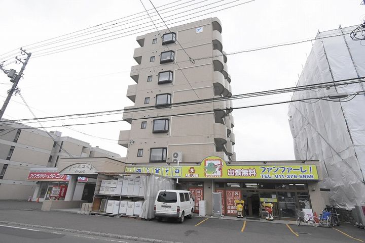 ローヤルハイツ月寒東5407の外観