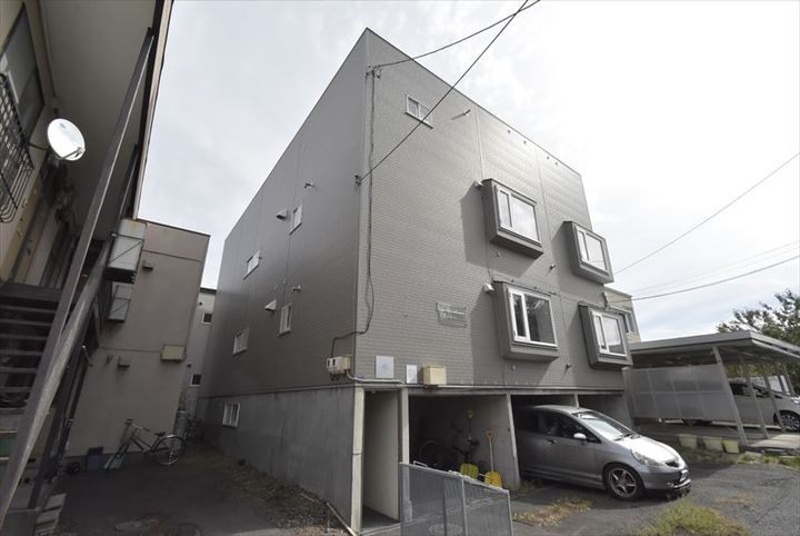 月寒原レジデンス201の外観