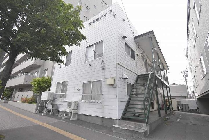 北海道札幌市豊平区美園七条6丁目の賃貸アパートの外観