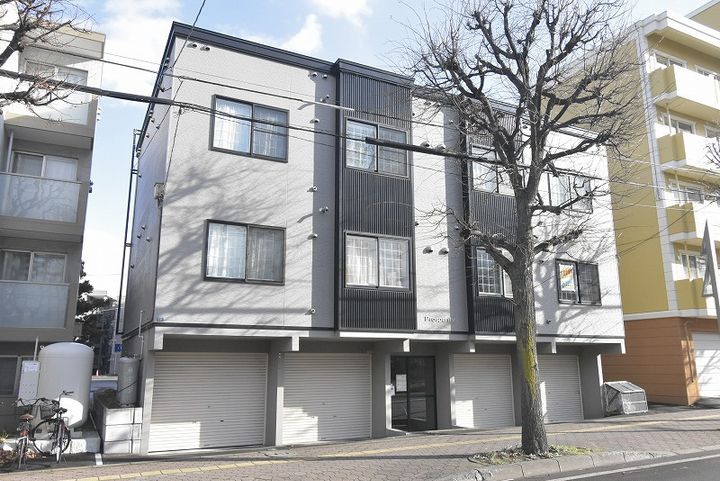 北海道札幌市豊平区豊平八条8丁目の賃貸アパートの外観