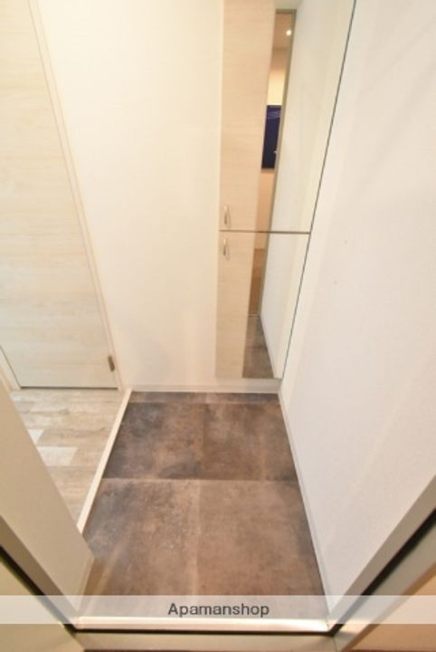 北海道札幌市豊平区美園十二条7丁目の賃貸マンションの玄関