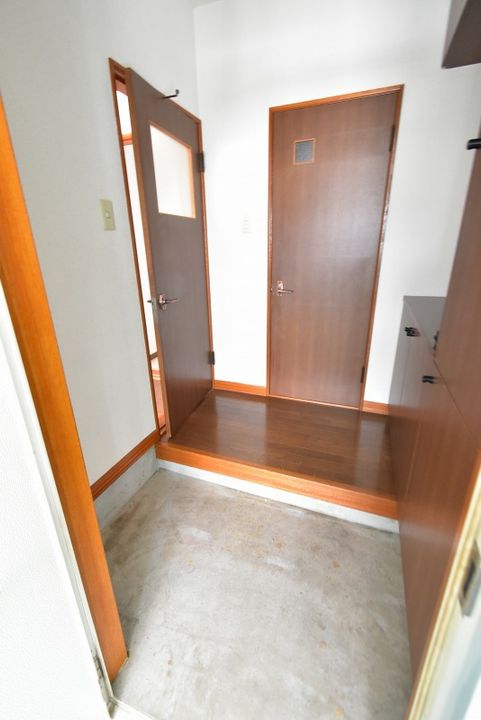 正和マンションNO.1 セキスイハイム203の玄関