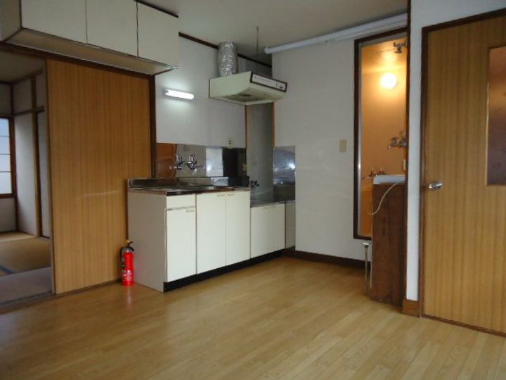 原田荘203の居間