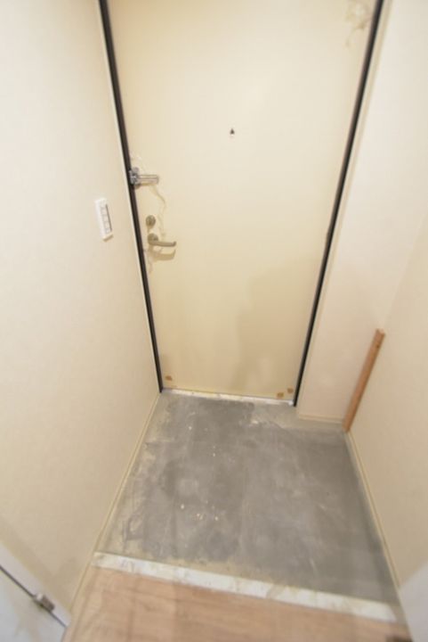 カームヒルズ西岡の玄関