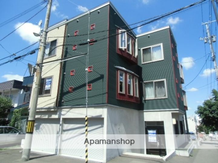 ヒルズドーム前の外観