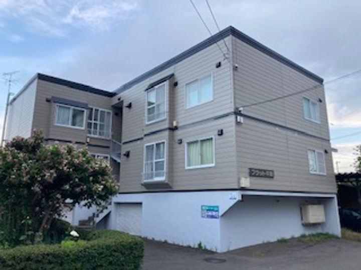 フラット平岡103の外観