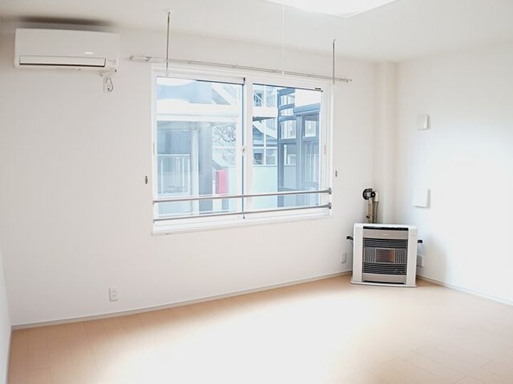 ブランニューメゾン102の居間