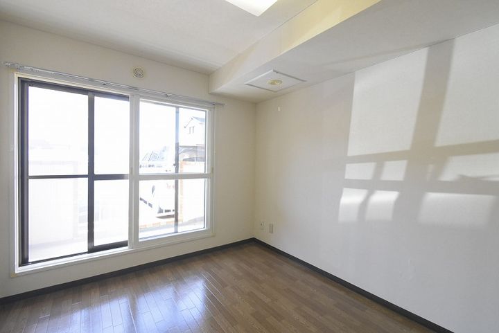 エンドレス三井西岡の内装