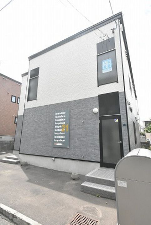 レオパレス月寒西102の外観