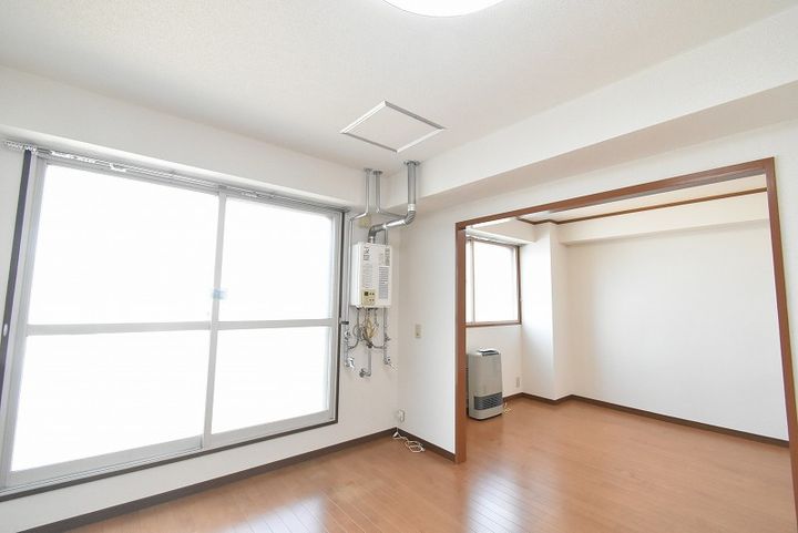 レジデンスやまいち401の居間