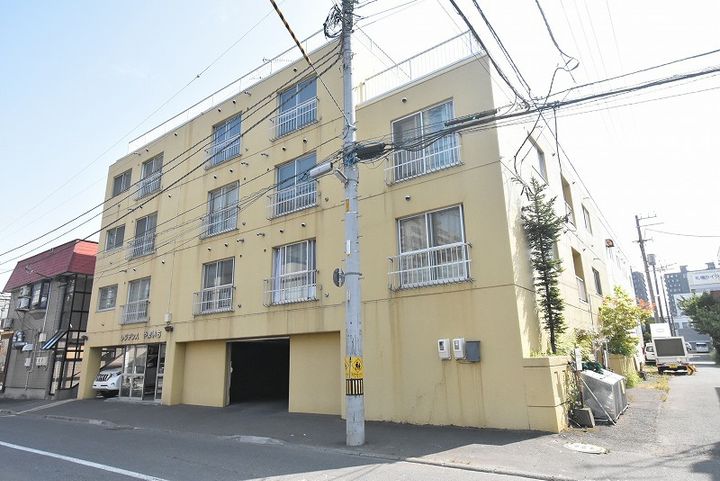 レジデンスやまいち401の外観