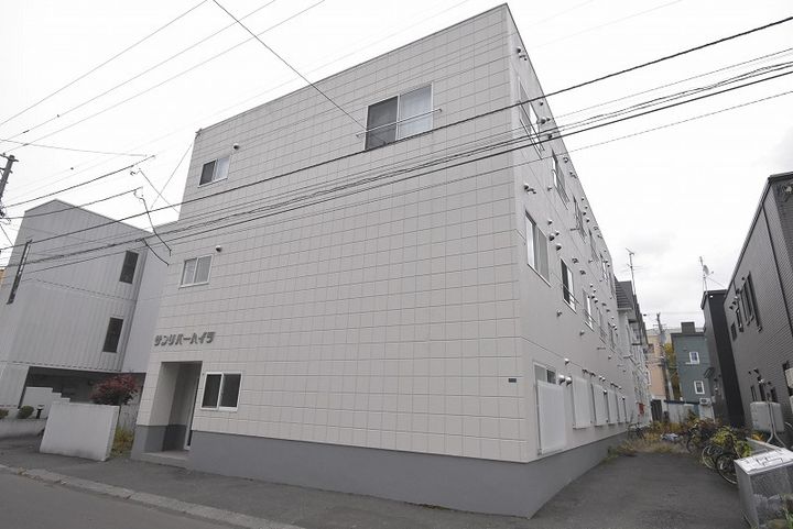 サンリバーハイツ206の外観
