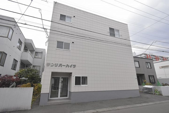 サンリバーハイツ206の外観