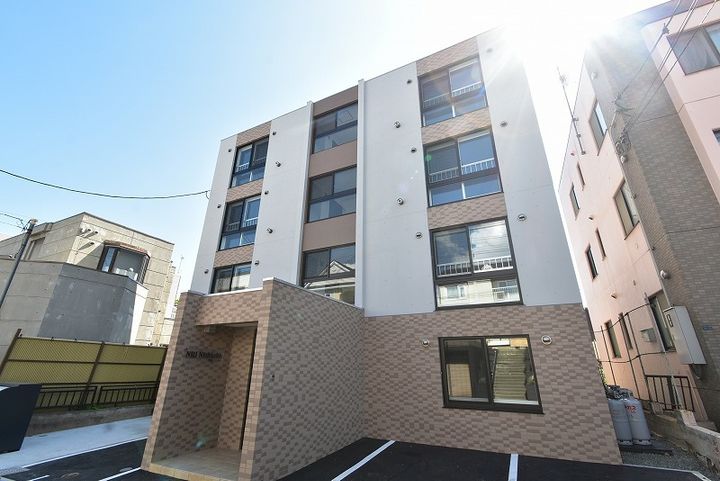 NRJニシオカ302の外観