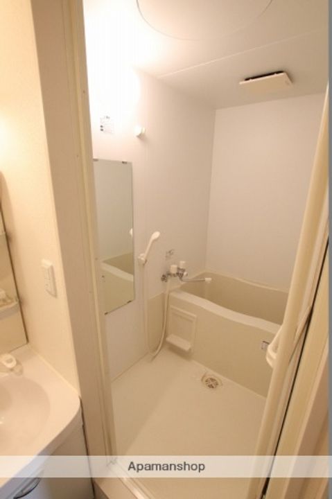 北海道札幌市豊平区豊平三条9丁目の賃貸マンションの風呂